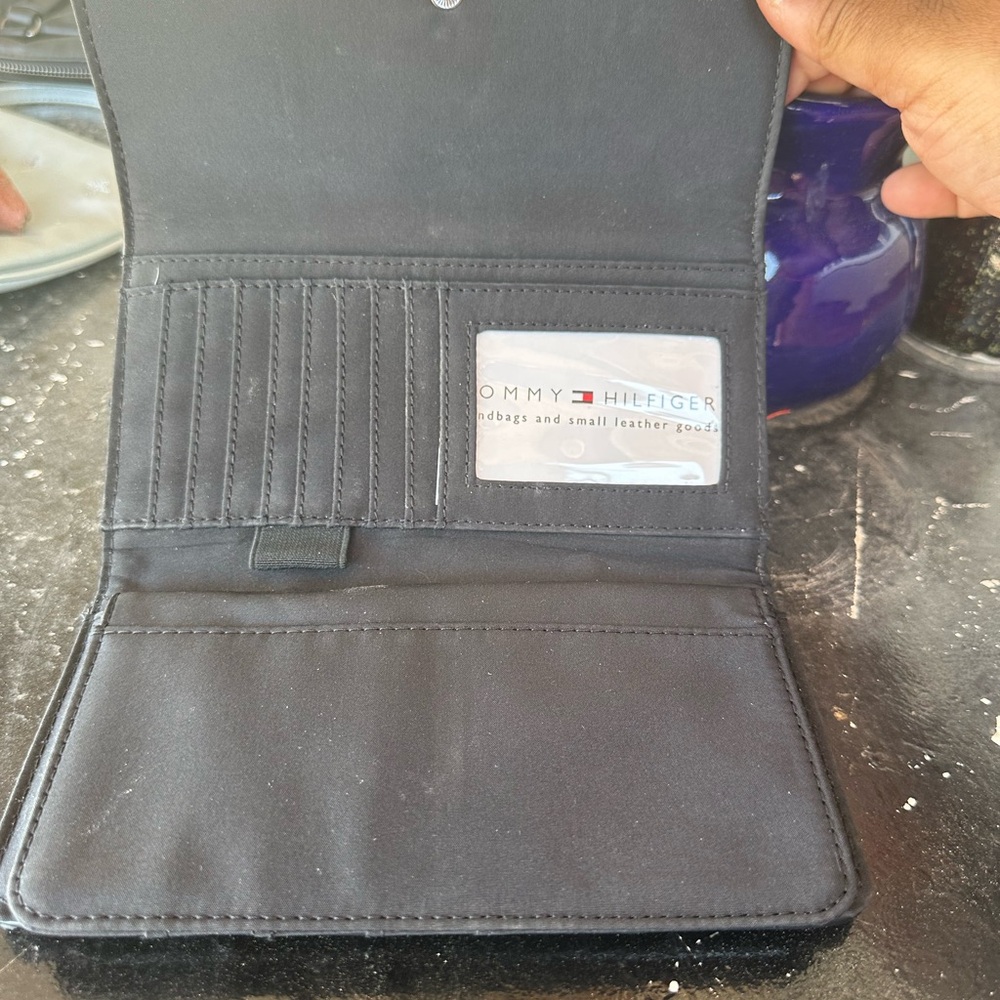 Tommy Hilfiger Black and Gray Woman’s Wallet - Picture 3 of 4